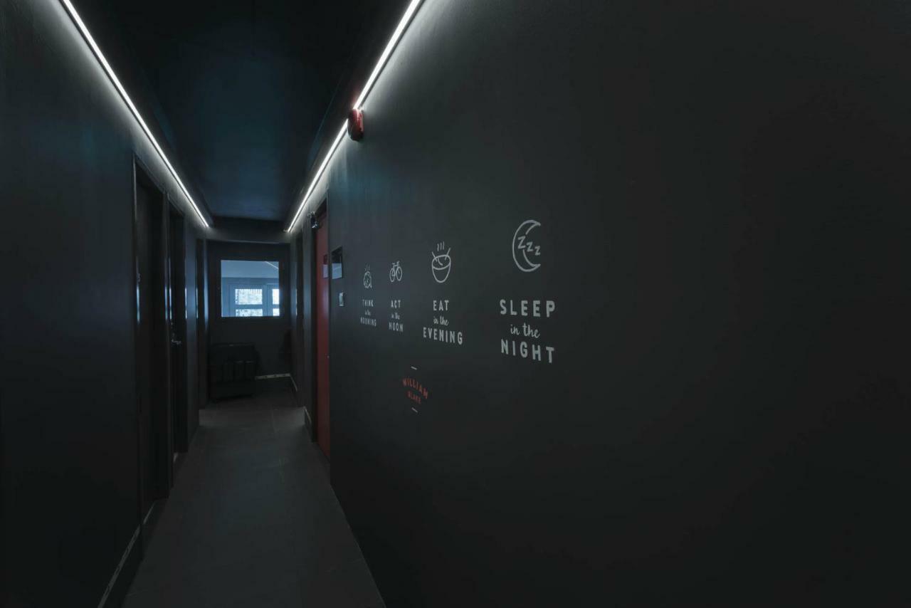 Eighteen By Three Hotel kapsul Singapore